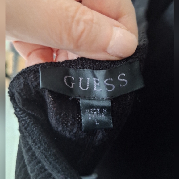 NWT Guess Open Back Buckle Detail Long Sleeve Embellishment Top Large - Picture 5 of 10